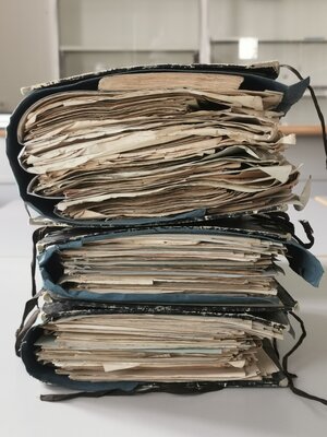 Bild vergrößern: Aktenstapel